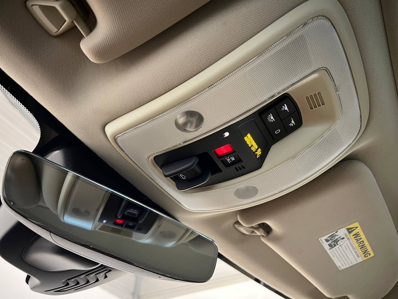 Used 2016 Volvo XC70 T5 Premier w/ Proximity Package FWD image 25