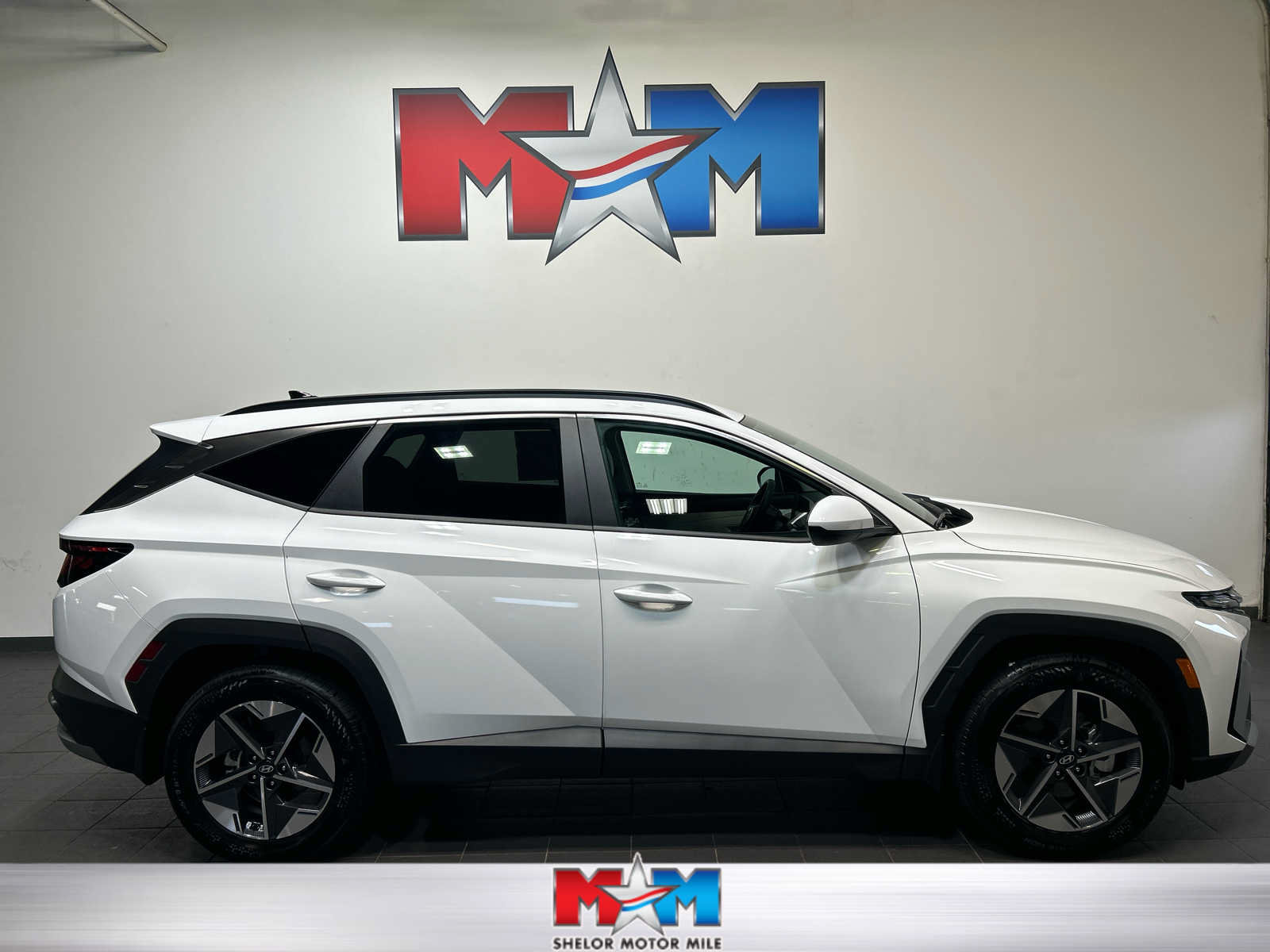 Used 2025 Hyundai Tucson SEL FWD image 1