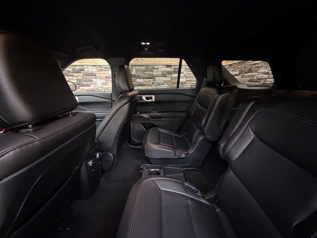 Used 2020 Ford Explorer XLT w/ Equipment Group 202A image 28