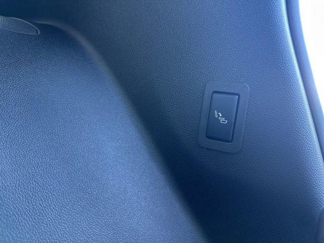 Used 2025 GMC Yukon Denali Ultimate w/ LPO, Floor Liner Package image 60