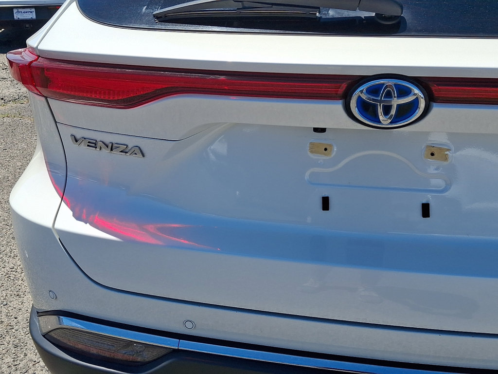 Used 2021 Toyota Venza XLE w/ Softex Package AWD/4WD image 17