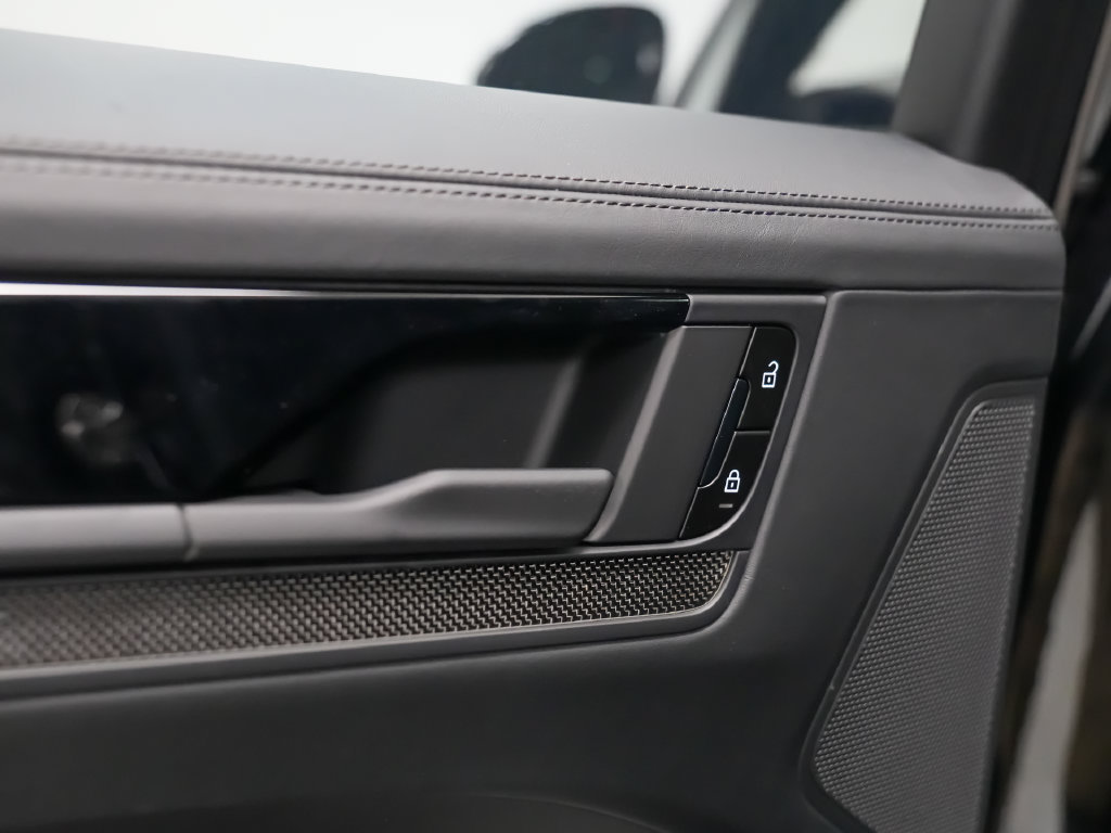 New 2026 Porsche Cayenne GTS AWD/4WD image 15