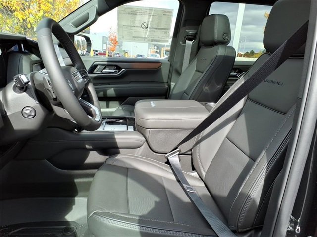 New 2026 GMC Yukon Denali w/ Sun & Power Step Package image 8