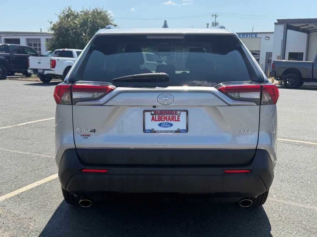 Used 2023 Toyota RAV4 XLE FWD image 4