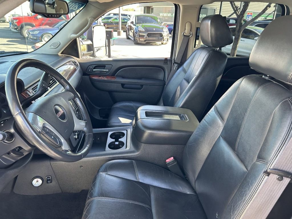 Used 2011 GMC Sierra 3500 SLT w/ SLT Convenience Package image 18