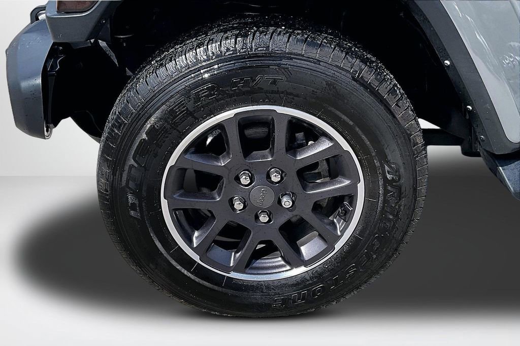 Used 2022 Jeep Gladiator Overland w/ Cold Weather Group AWD/4WD image 31