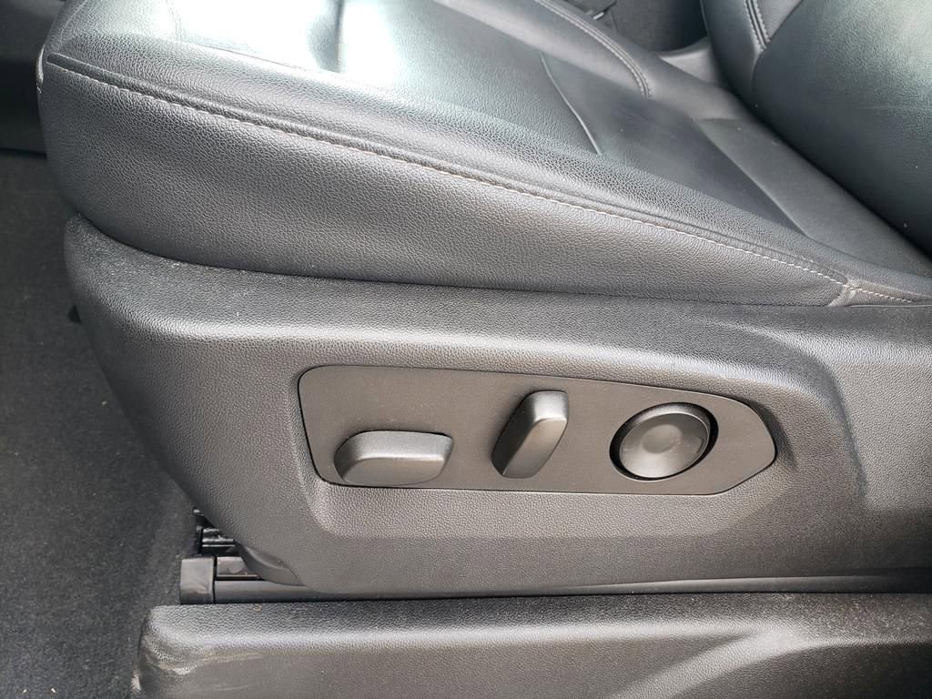 Used 2022 Chevrolet Tahoe LT w/ LT Signature Package image 25