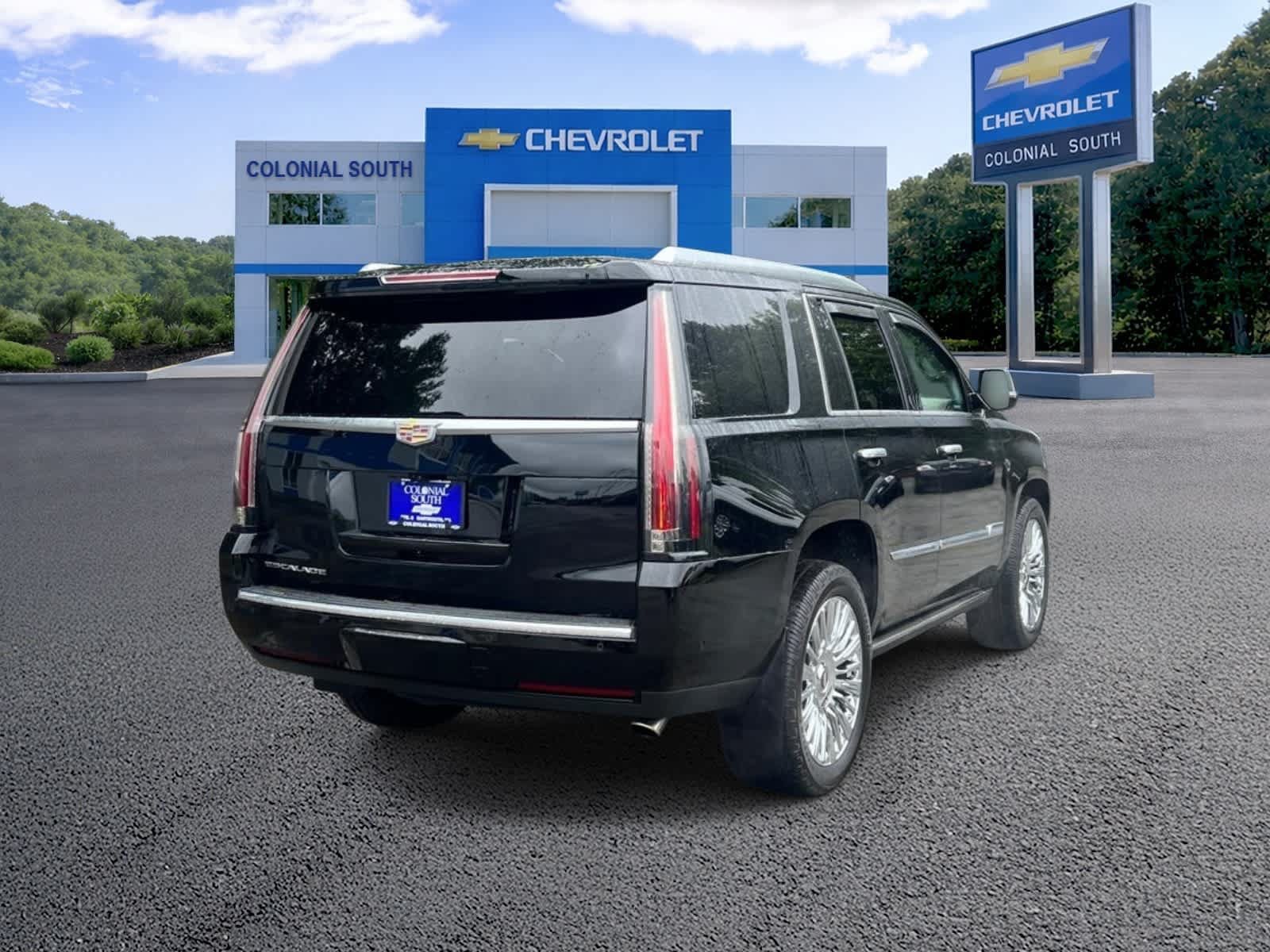 Used 2019 Cadillac Escalade Platinum AWD/4WD image 6