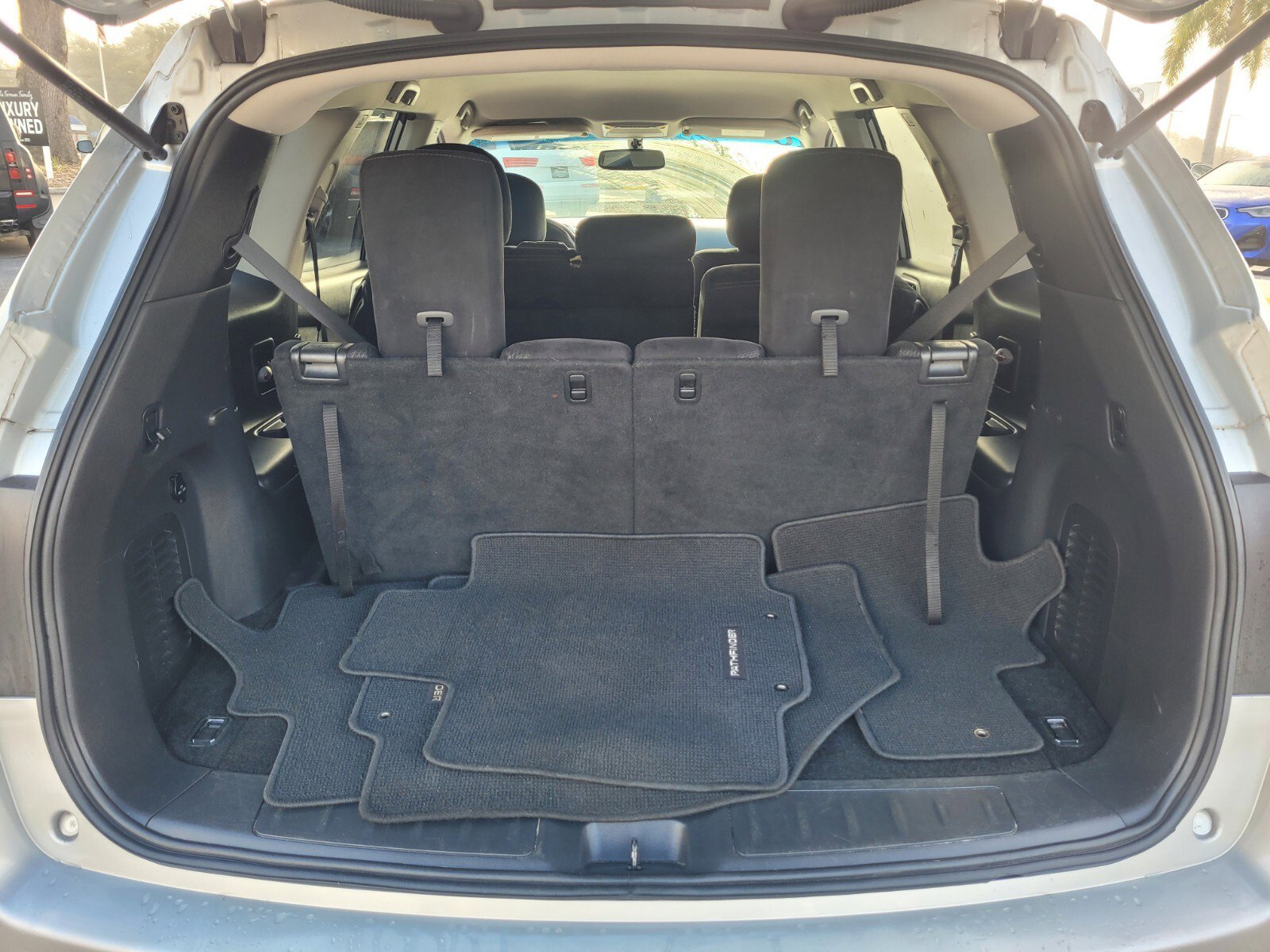 Used 2016 Nissan Pathfinder SV image 16