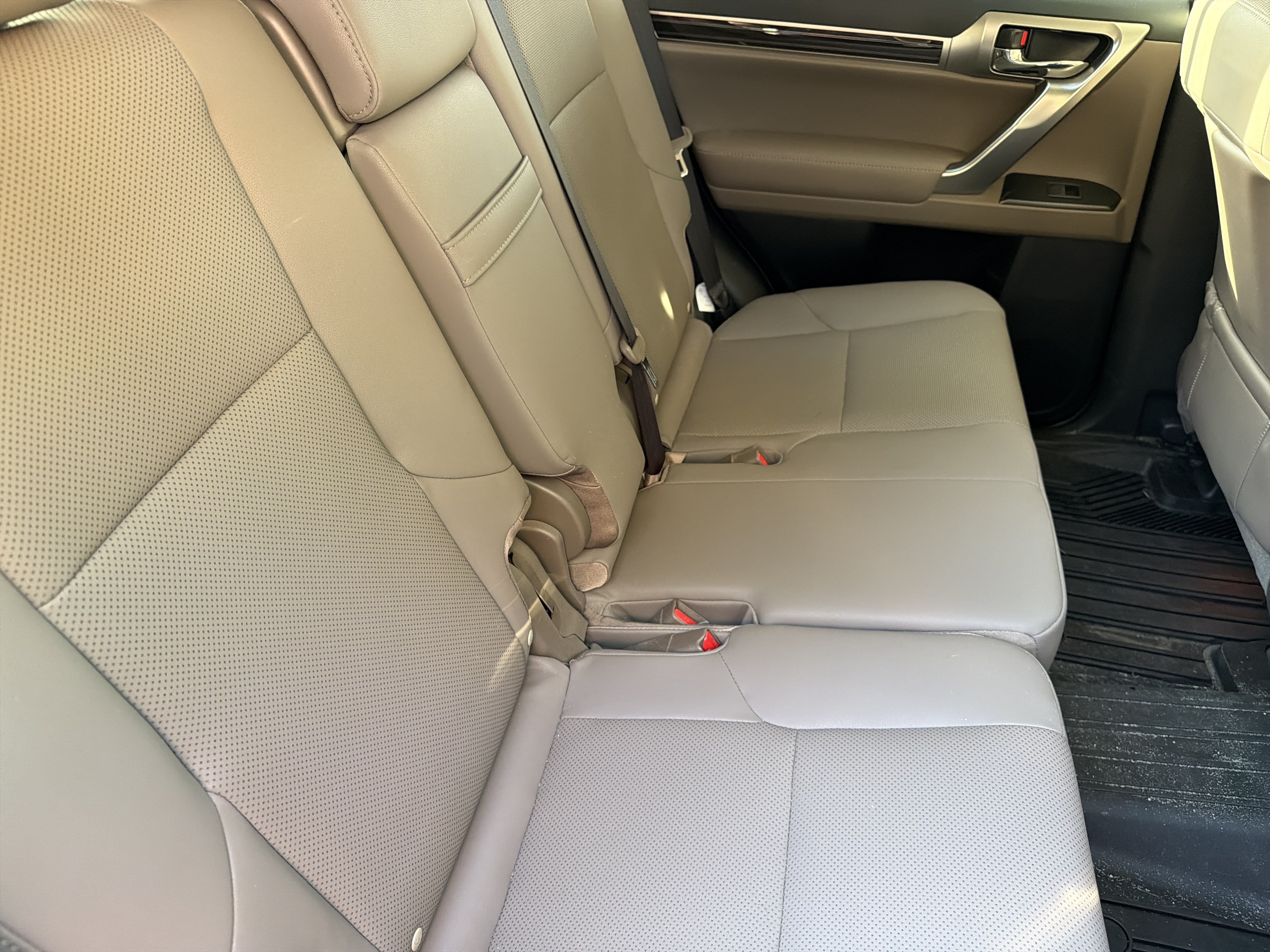 Used 2023 Lexus GX 460 Premium w/ Premium Package AWD/4WD image 38