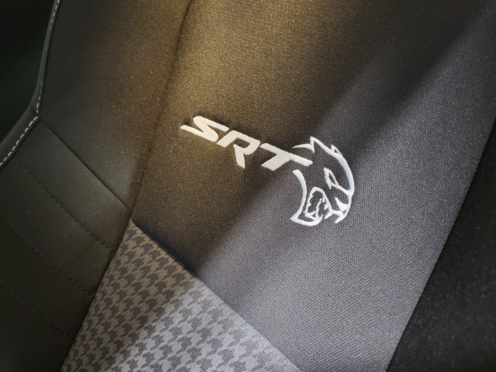 Used 2022 Dodge Challenger SRT Hellcat RWD image 40