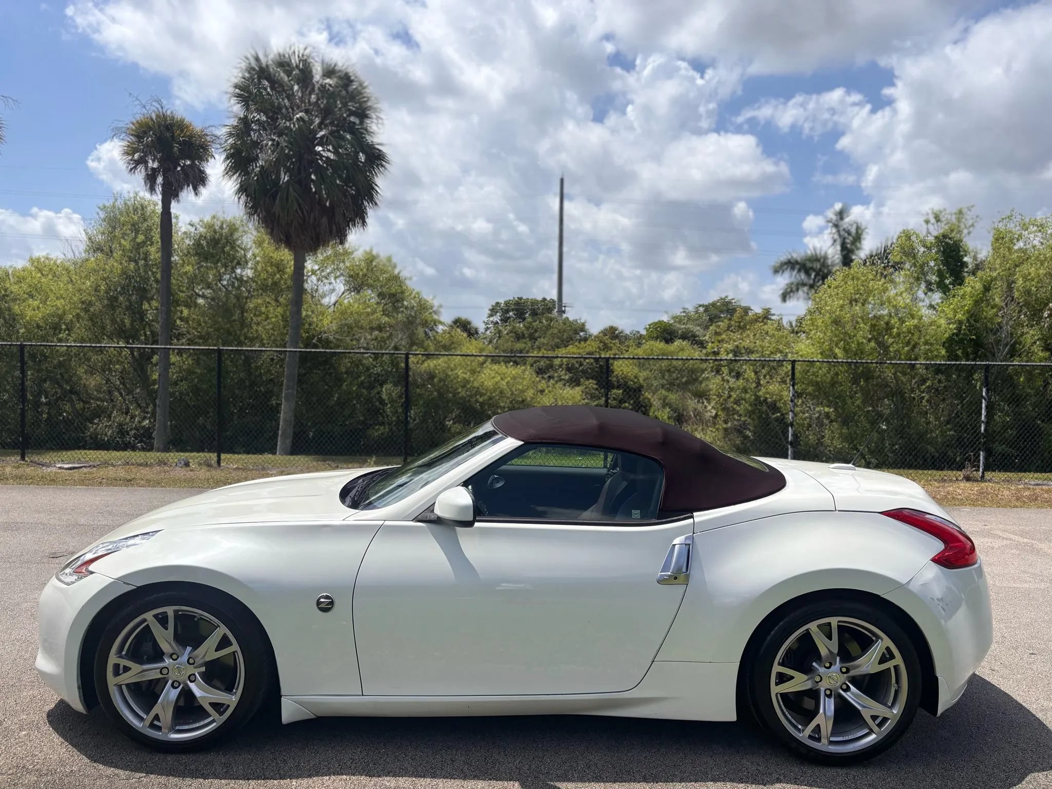 Used 2012 Nissan 370Z Touring w/ Sport Pkg RWD image 9