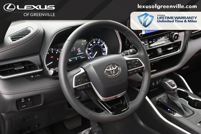 Used 2023 Toyota Highlander XSE FWD image 22