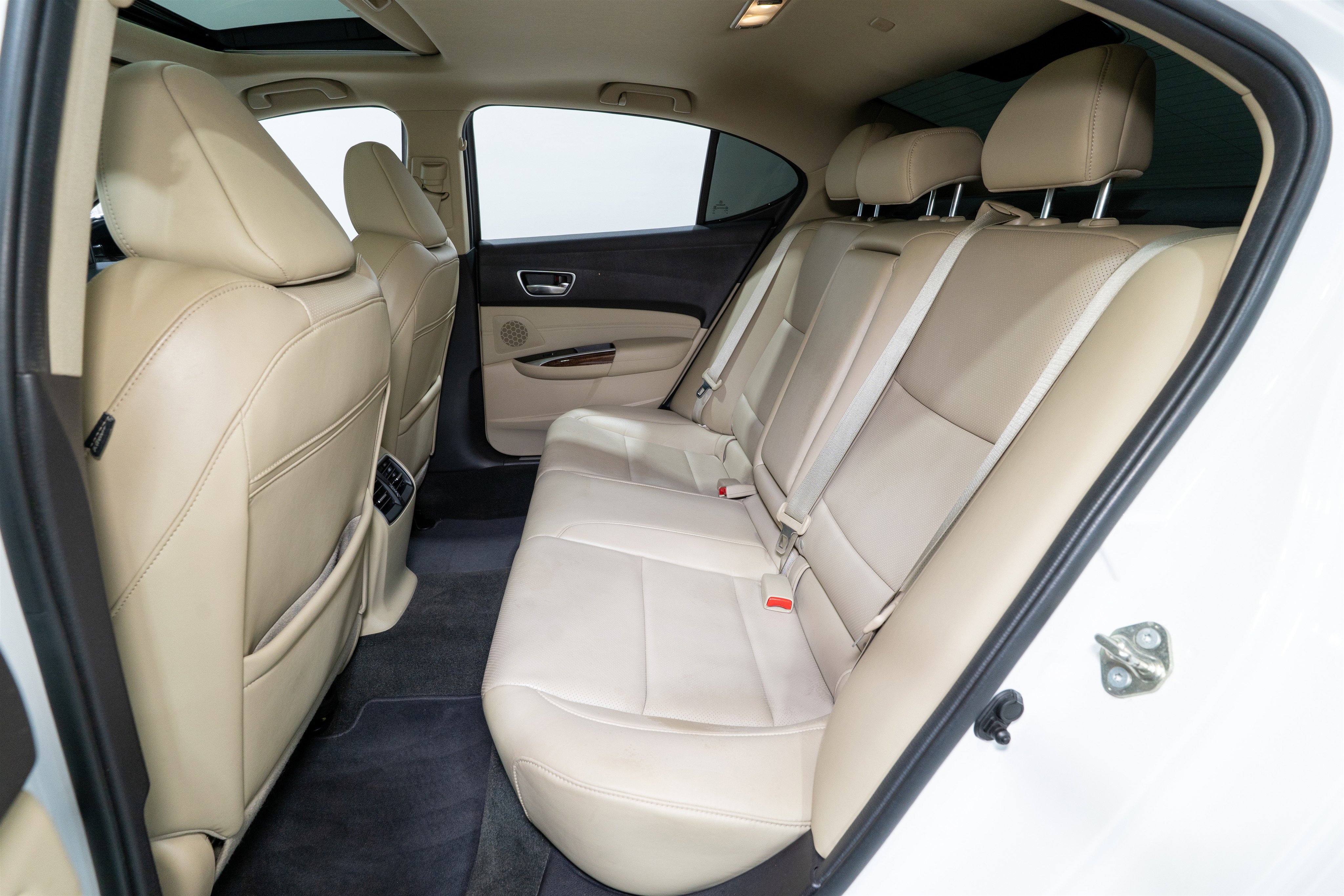 Used 2018 Acura TLX w/ Technology Package image 31