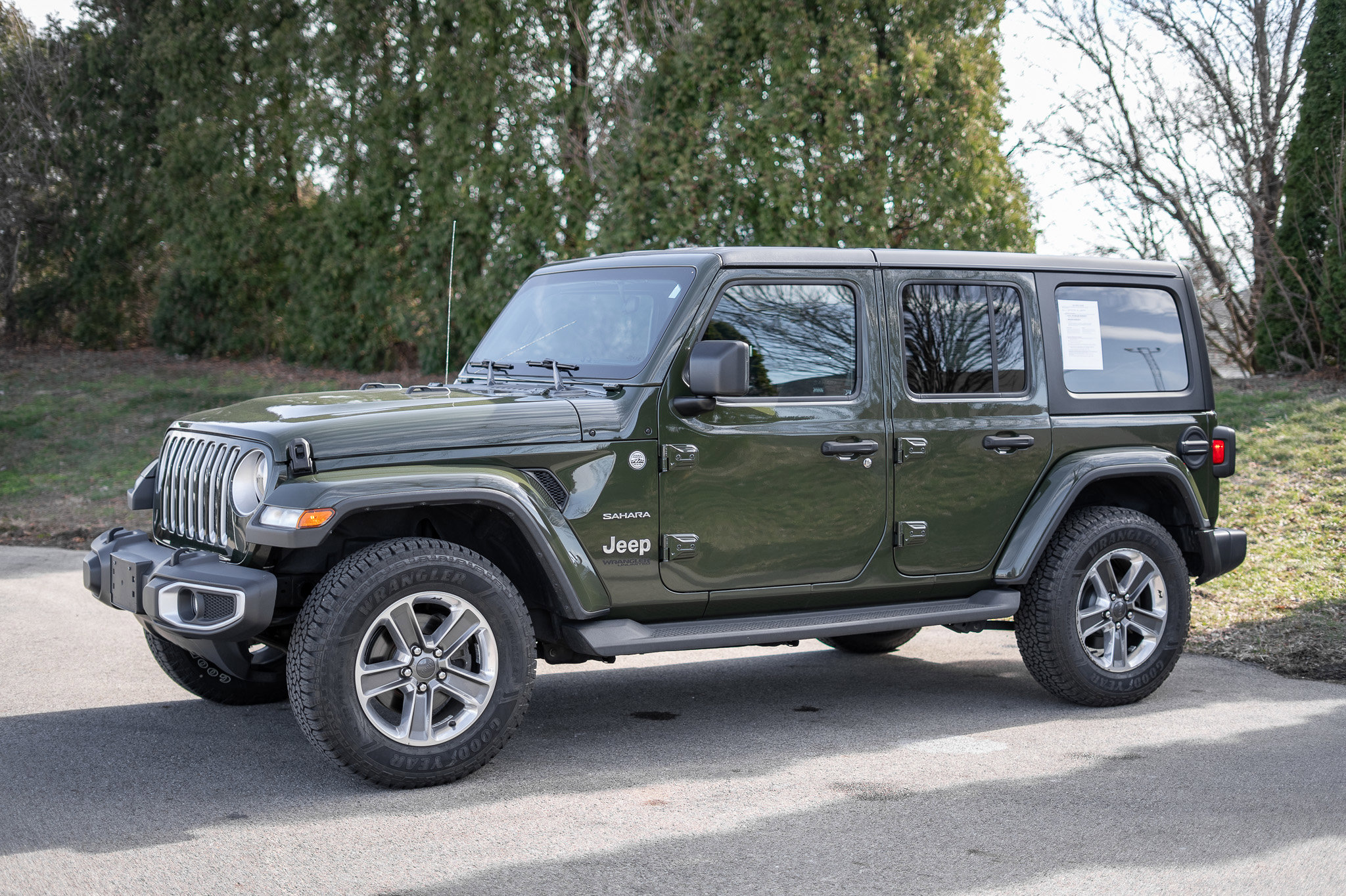 Used 2021 Jeep Wrangler Unlimited Sahara image 9
