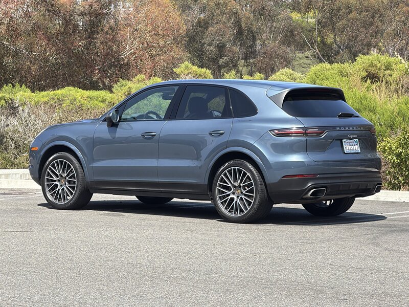 Used 2019 Porsche Cayenne AWD/4WD image 5