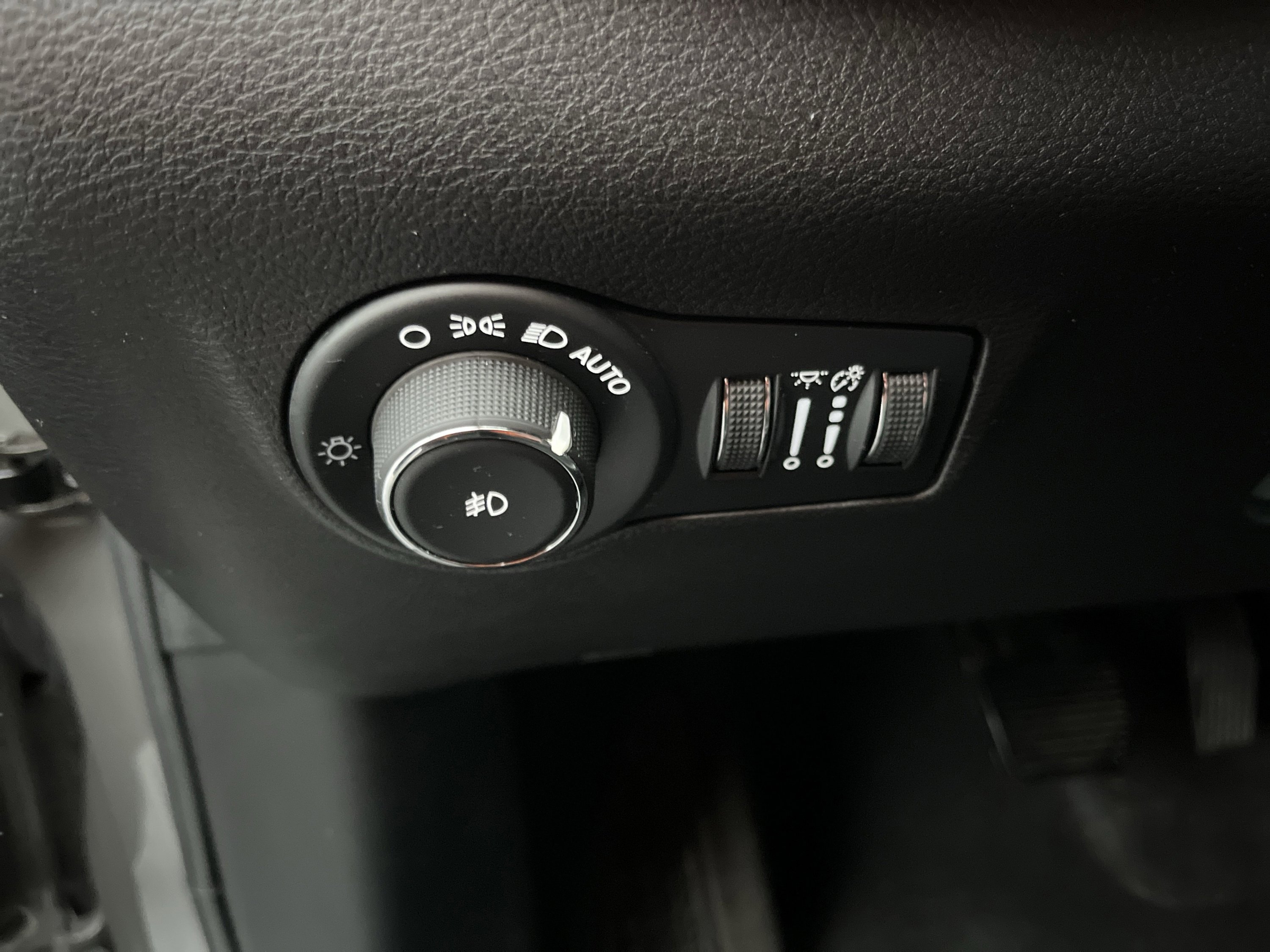 Used 2022 Jeep Compass Limited image 19