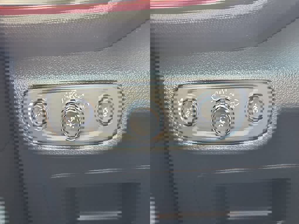 Used 2023 Chevrolet TrailBlazer RS w/ Convenience Package image 17