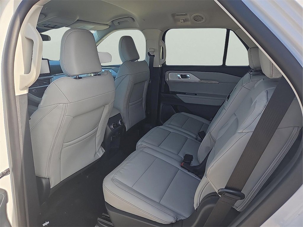 New 2026 Ford Explorer Active image 9
