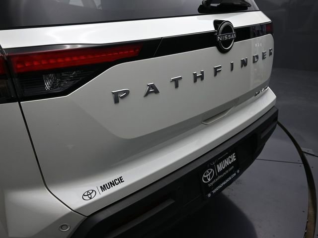 Used 2024 Nissan Pathfinder SV image 38