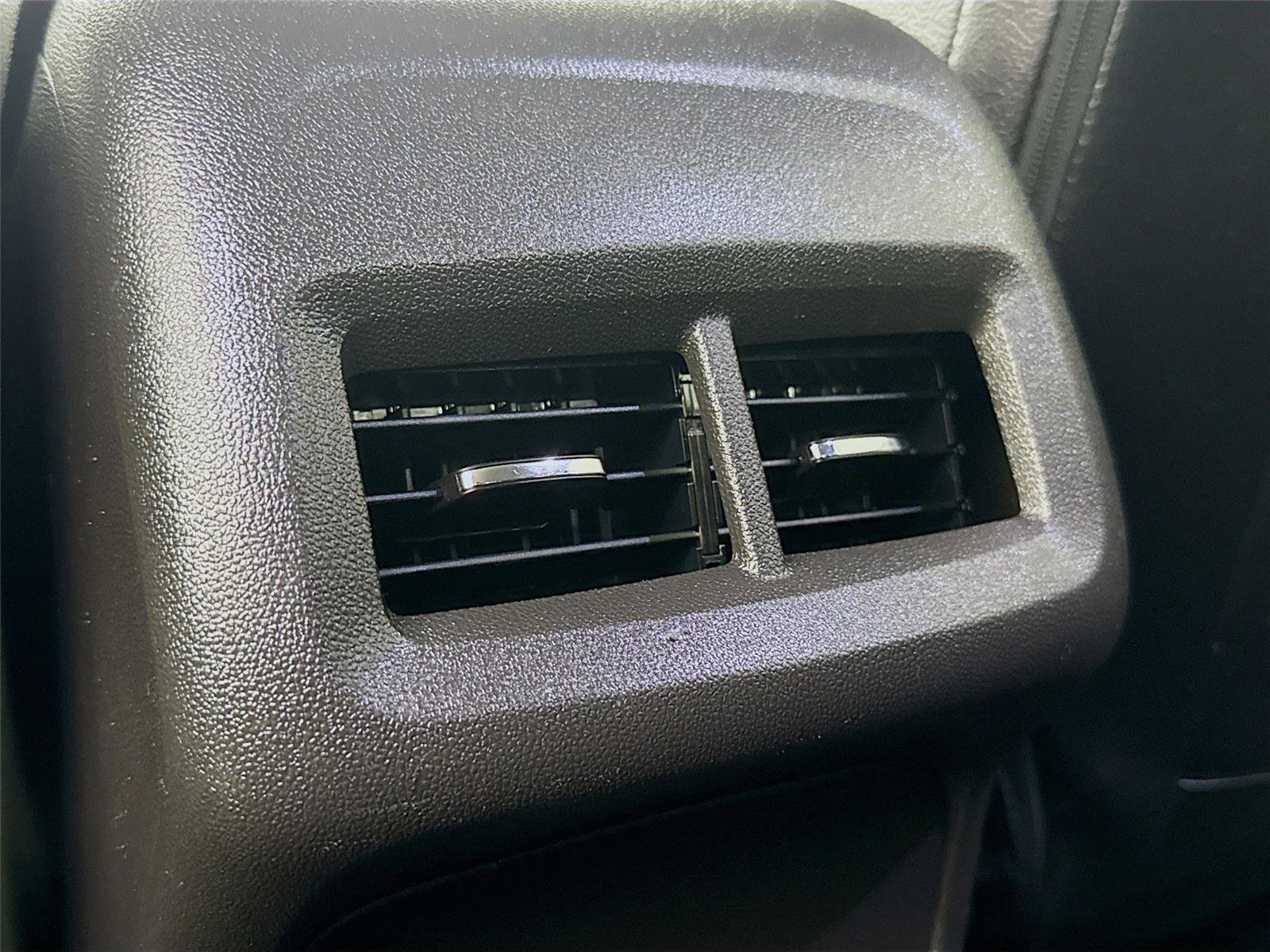 Used 2022 Chevrolet Equinox LT image 25