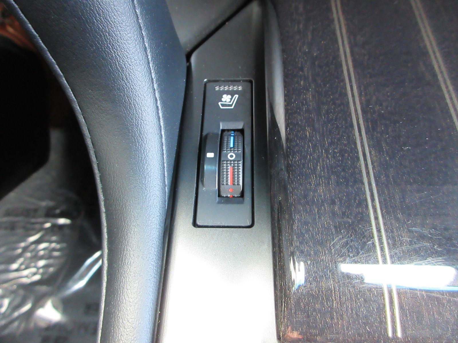 Used 2023 Lexus GX 460 Luxury w/ Sport Design Package AWD/4WD image 50