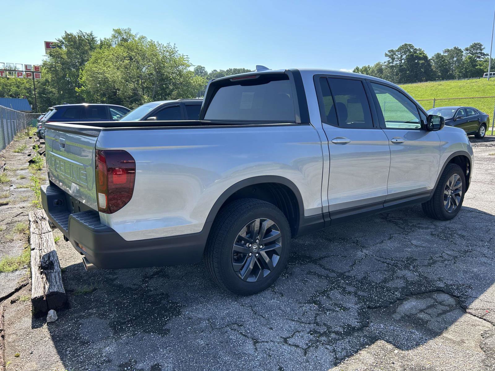 Used 2024 Honda Ridgeline Sport image 2