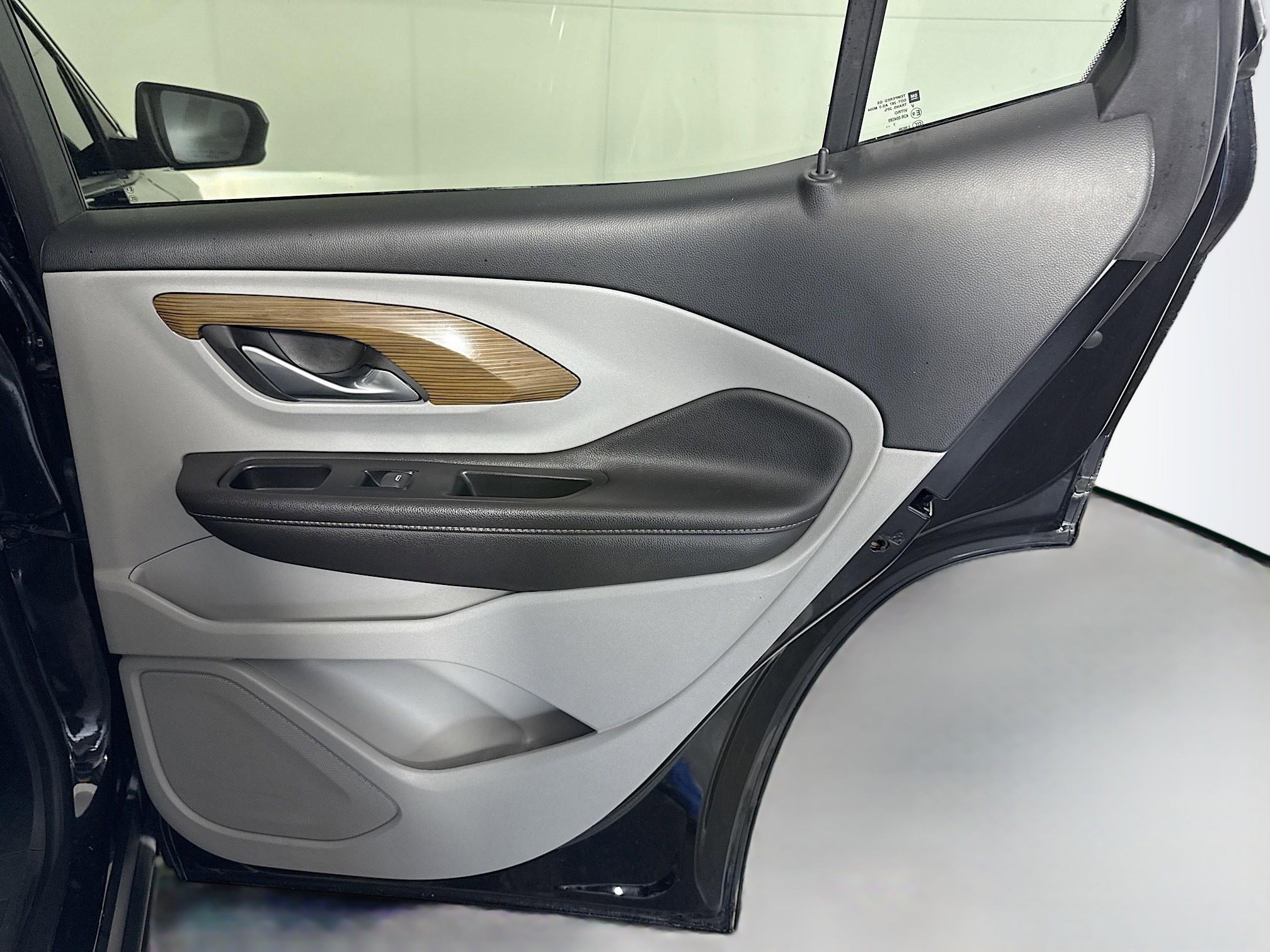 Used 2018 GMC Terrain SLE image 28