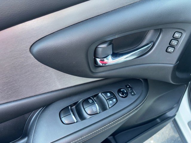 Used 2023 Nissan Murano SL FWD image 11