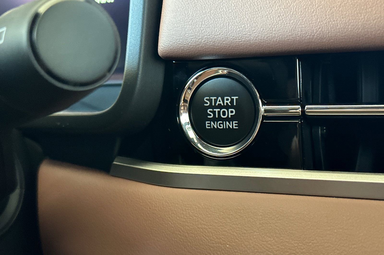 New 2025 Mitsubishi Outlander SEL image 21