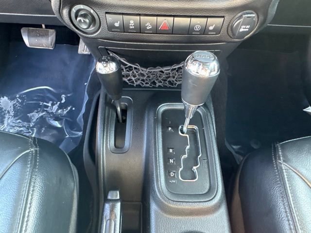 Used 2017 Jeep Wrangler Unlimited Sahara AWD/4WD image 22