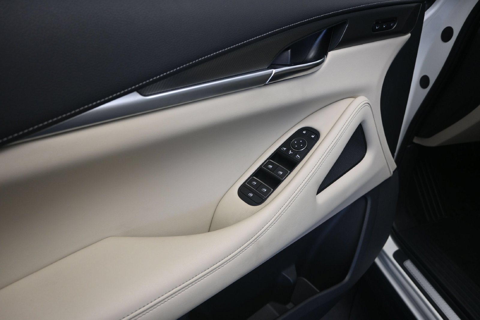 Used 2024 INFINITI QX60 Luxe FWD image 11