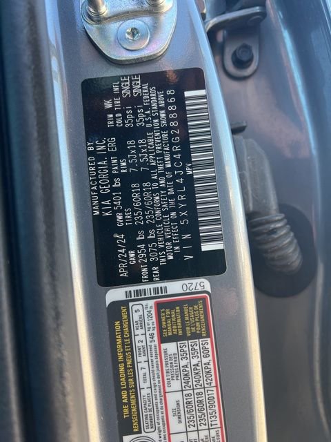 Used 2024 Kia Sorento S image 10