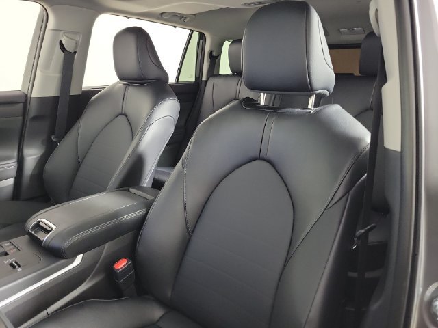 Used 2026 Toyota Highlander XLE AWD/4WD image 21