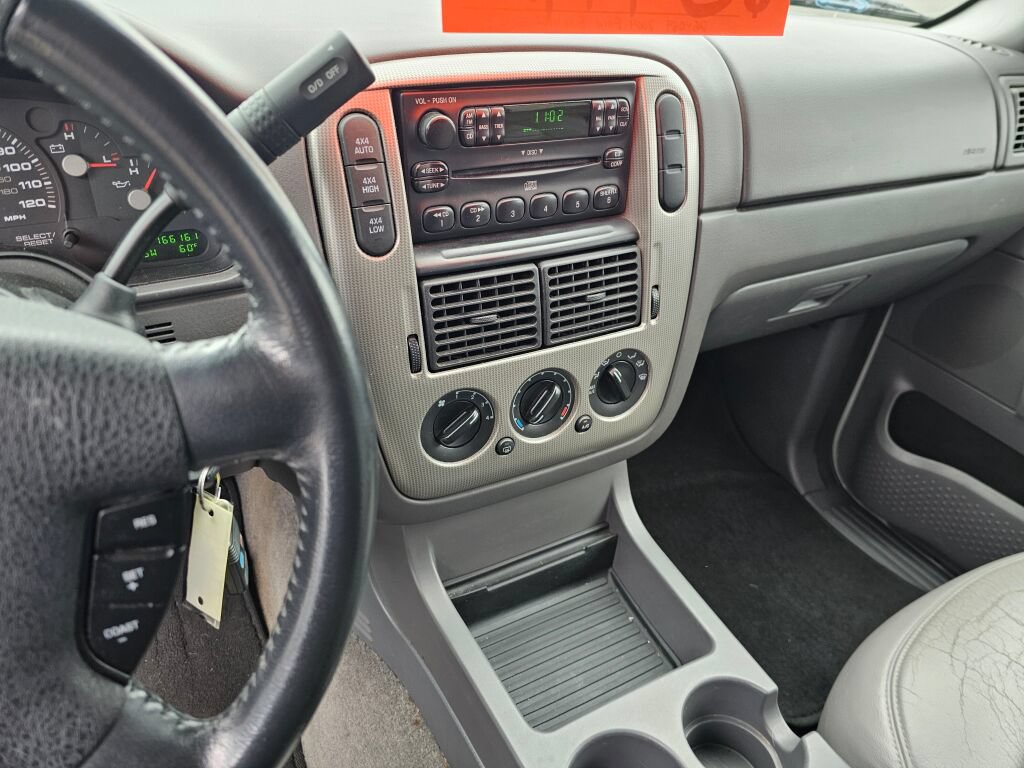 Used 2004 Ford Explorer XLT AWD/4WD image 29