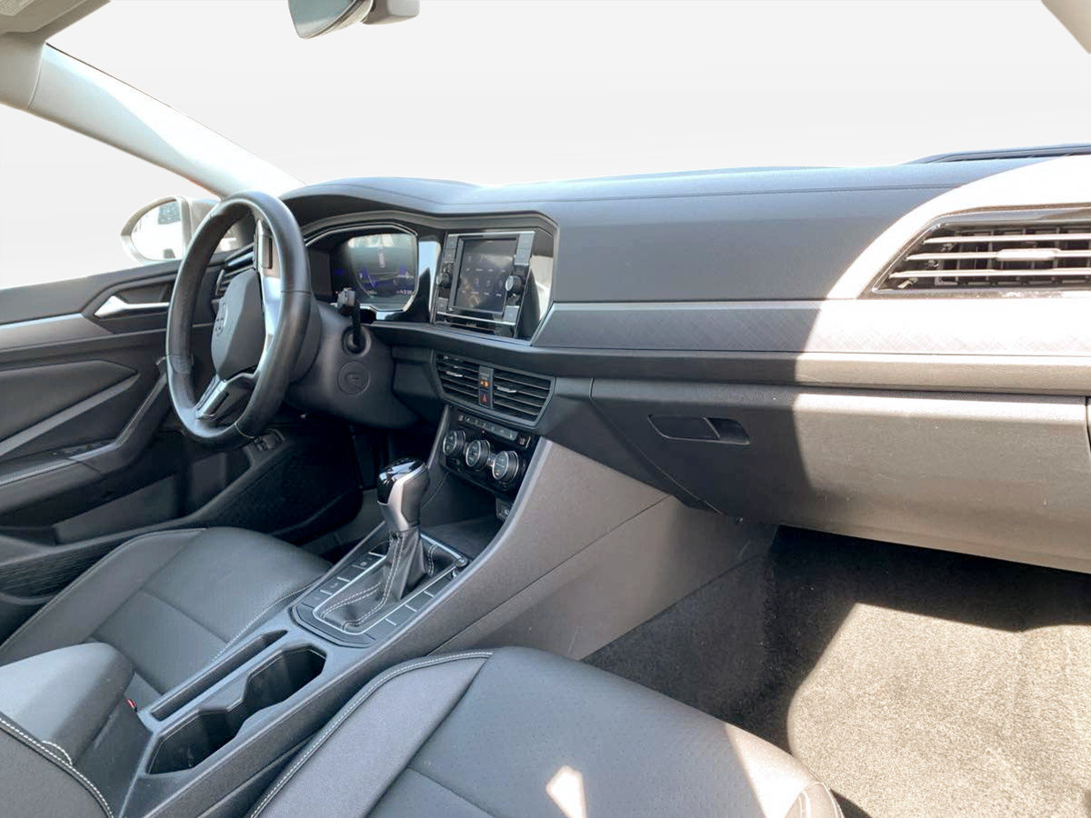 Used 2024 Volkswagen Jetta SE FWD image 19