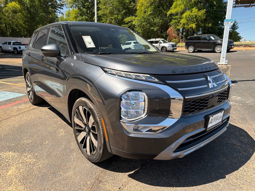 Used 2026 Mitsubishi Outlander SE AWD/4WD image 4