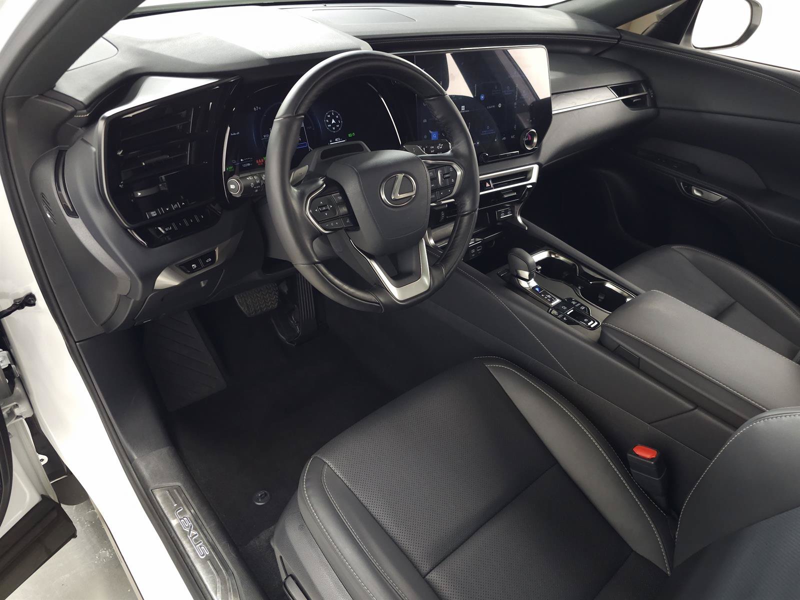 Certified 2026 Lexus RX 450h AWD w/ Convenience Package image 16