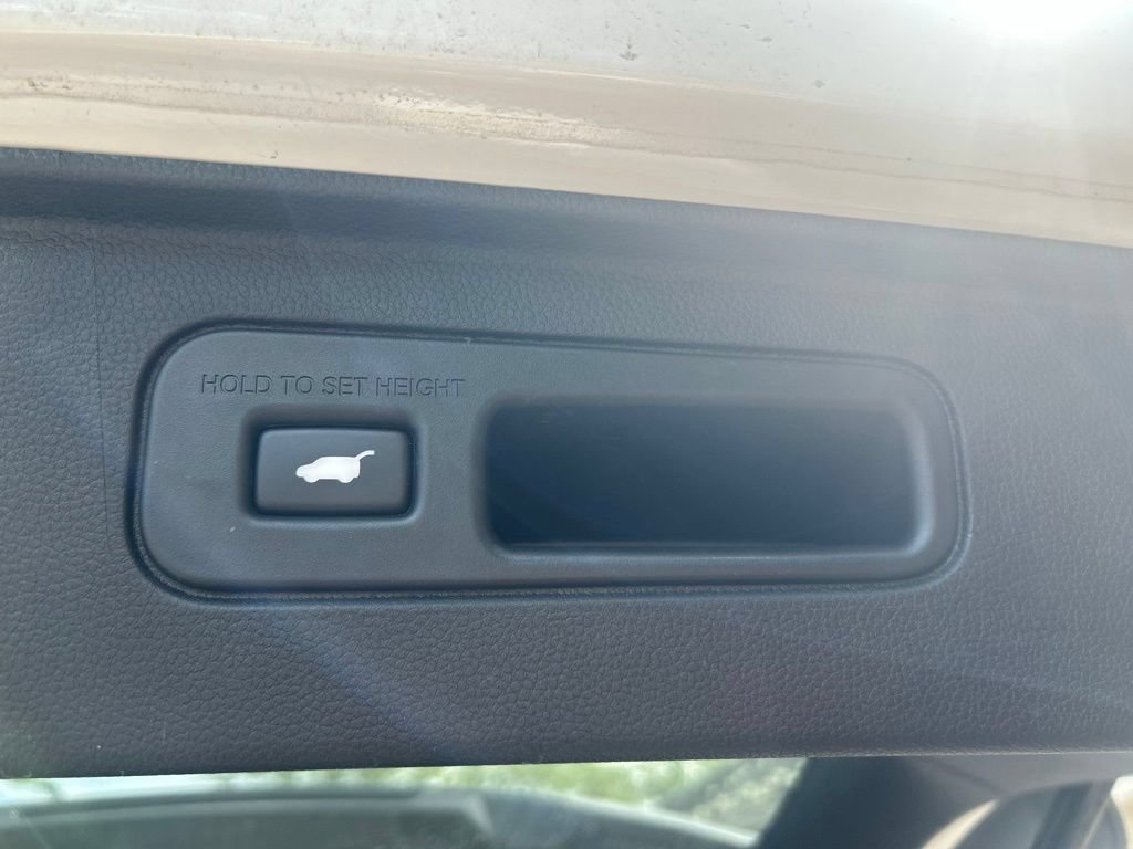 Used 2025 Honda Pilot Elite image 9