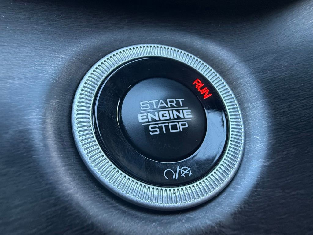 Certified 2025 Jeep Grand Cherokee Limited w/ Black Appearance Package image 19