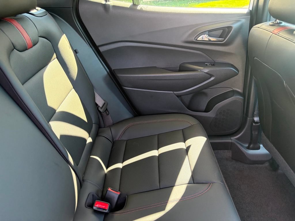 New 2026 Chevrolet Trax RS w/ Sunroof Package FWD image 36