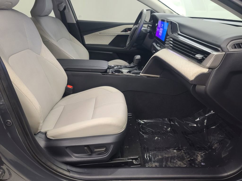 Used 2025 Toyota Camry XLE w/ Premium Plus Package image 17