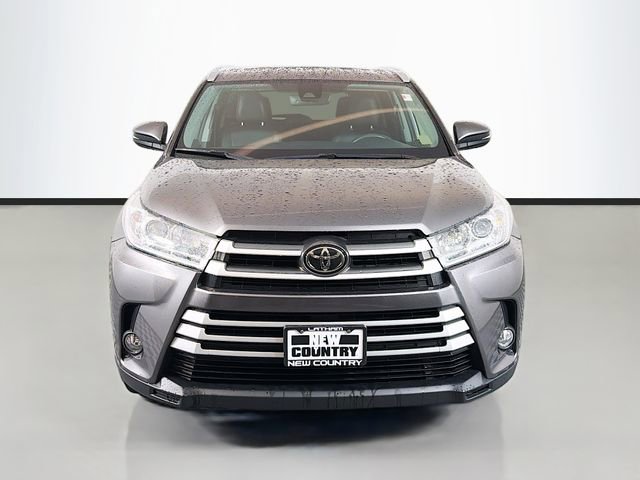 Used 2019 Toyota Highlander XLE AWD/4WD image 2