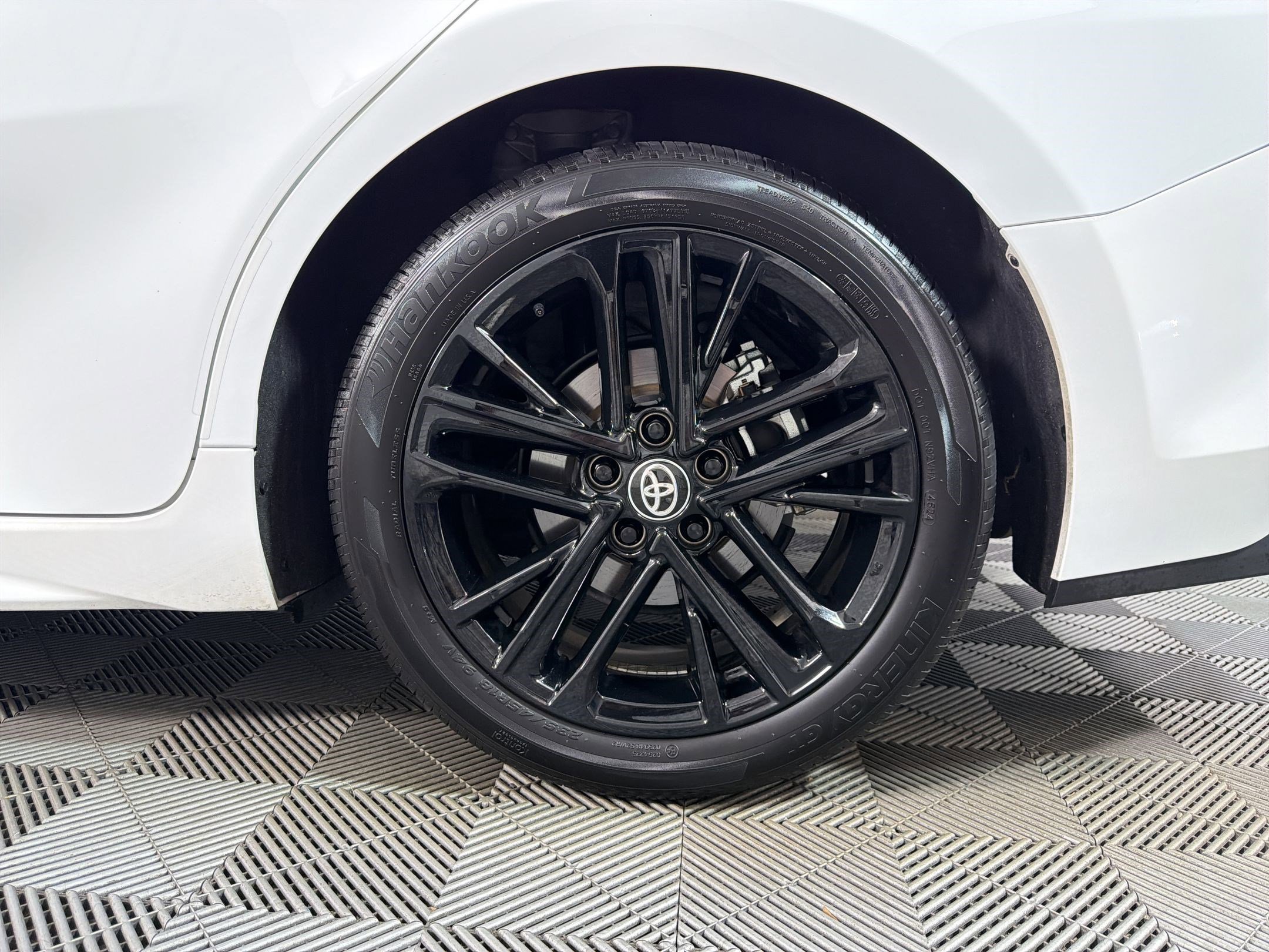 Used 2025 Toyota Camry SE w/ Multimedia Upgrade Package image 10