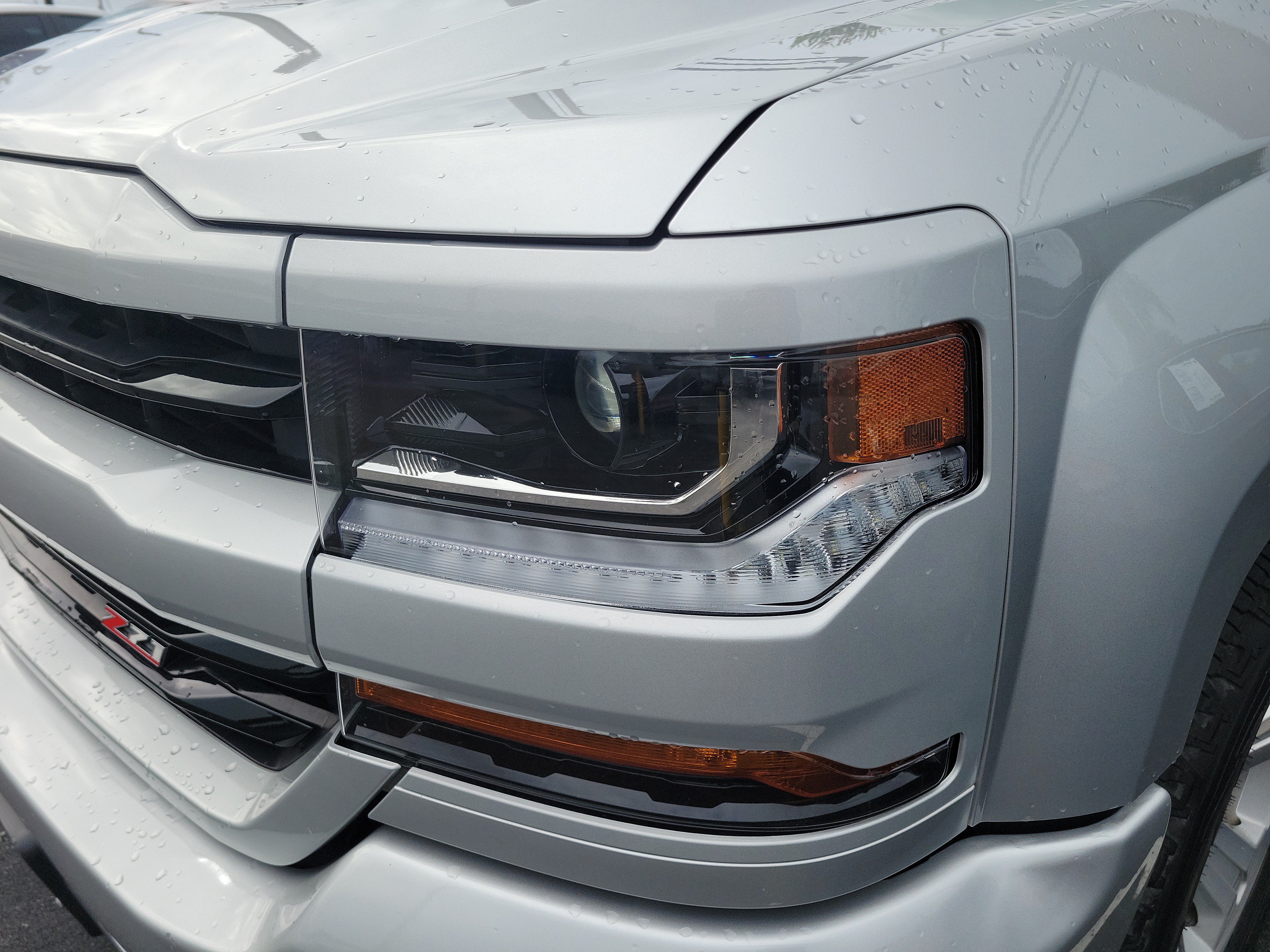 Used 2018 Chevrolet Silverado 1500 LT w/ All Star Edition AWD/4WD image 4