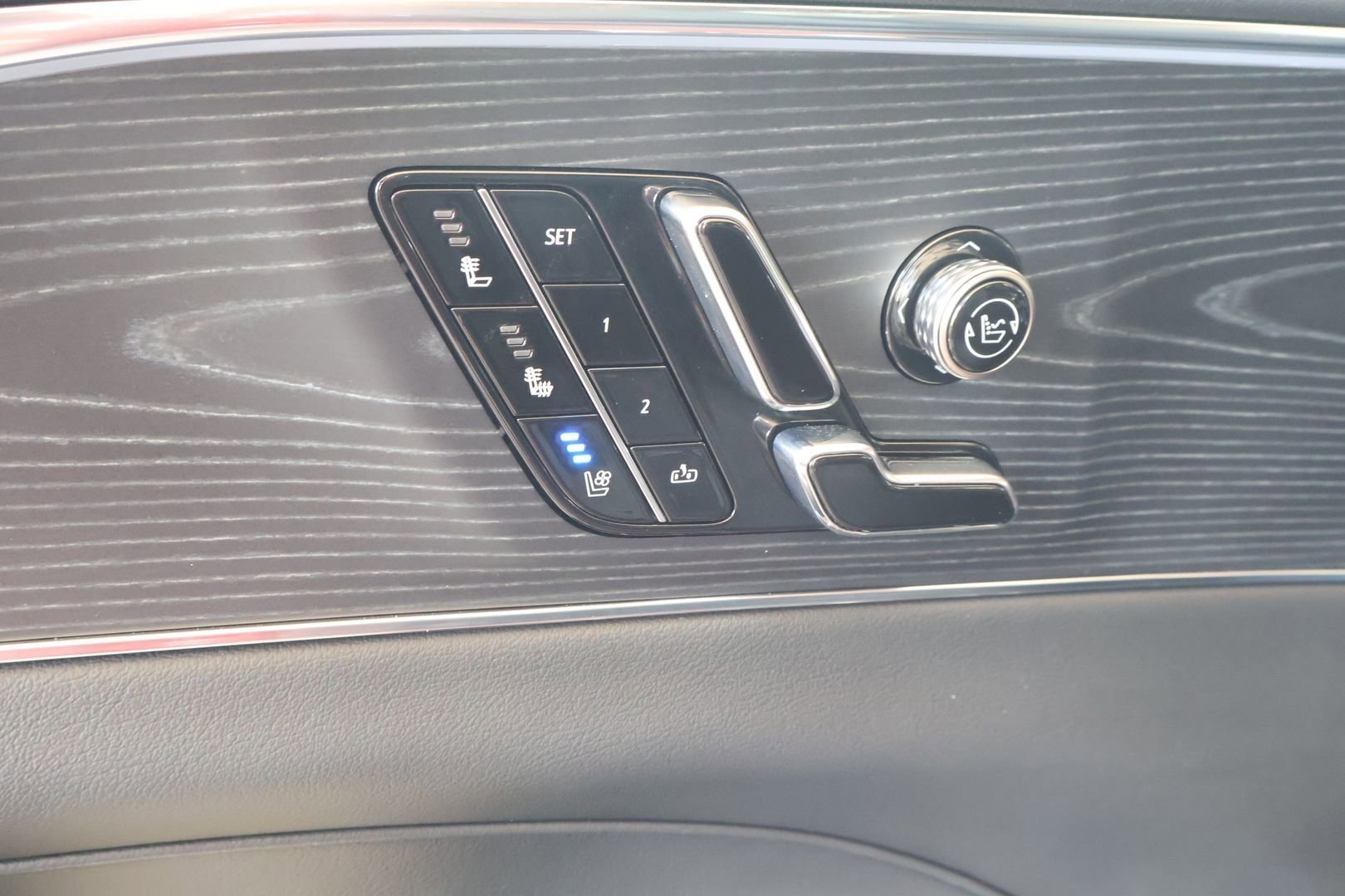 Certified 2024 Cadillac Lyriq Sport image 11