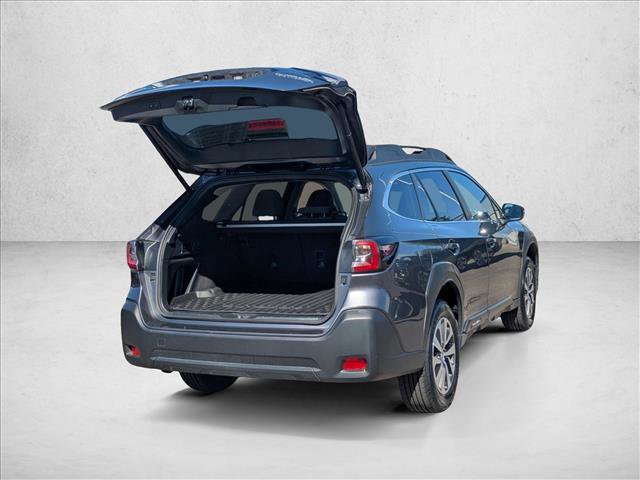 Used 2025 Subaru Outback Premium image 5