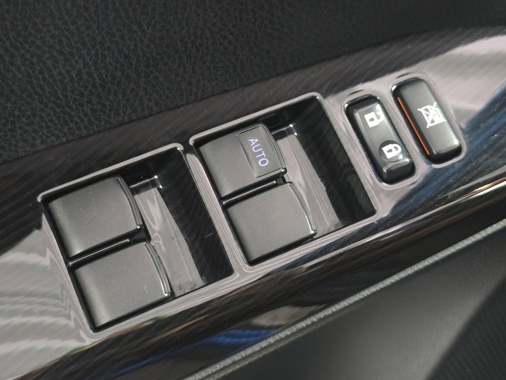 Used 2018 Toyota RAV4 SE w/ Power Extra Value Package image 23