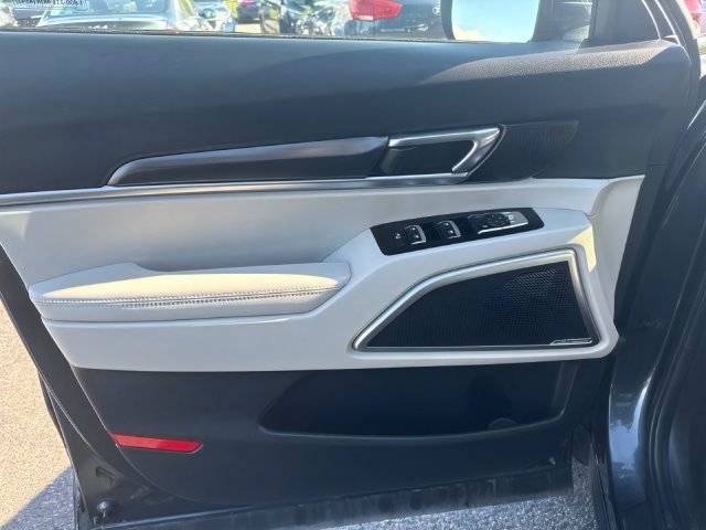 Certified 2023 Kia Telluride S w/ S Sunroof Package AWD/4WD image 20