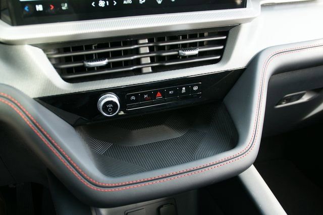 New 2026 Ford Explorer ST-Line w/ ST-Line Street Pack image 29